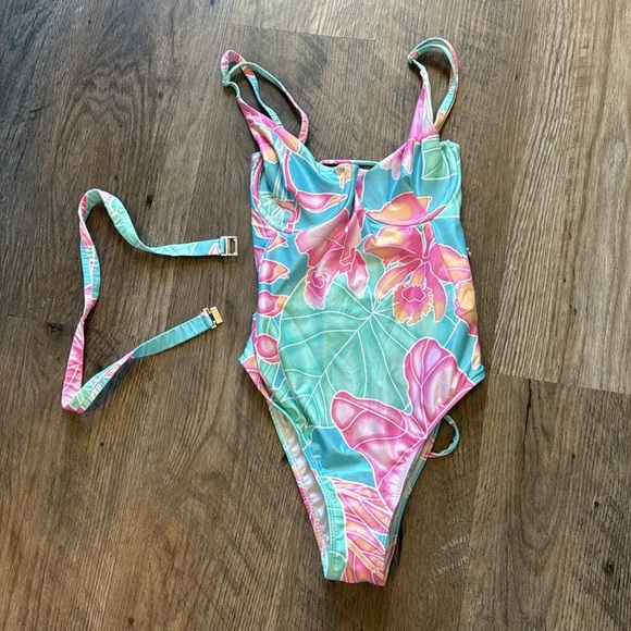 Kenny Flowers Other - KENNY FLOWERS Watercolors THE MAUI - UNDERWIRE ONE PIECE